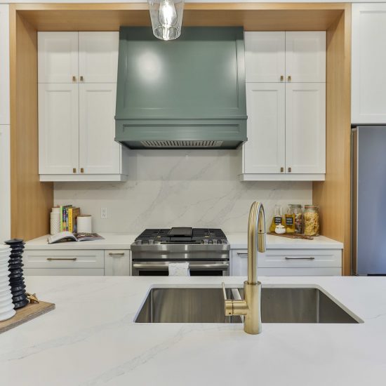 kitchen counter with facet
